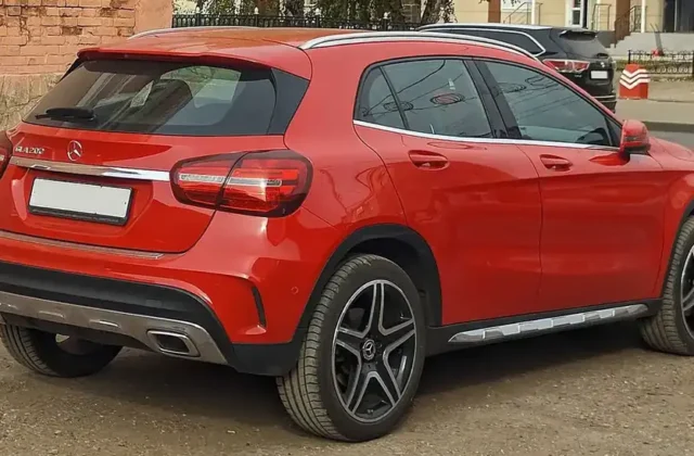 Mercedes-Benz GLA 200 1.3 Advance